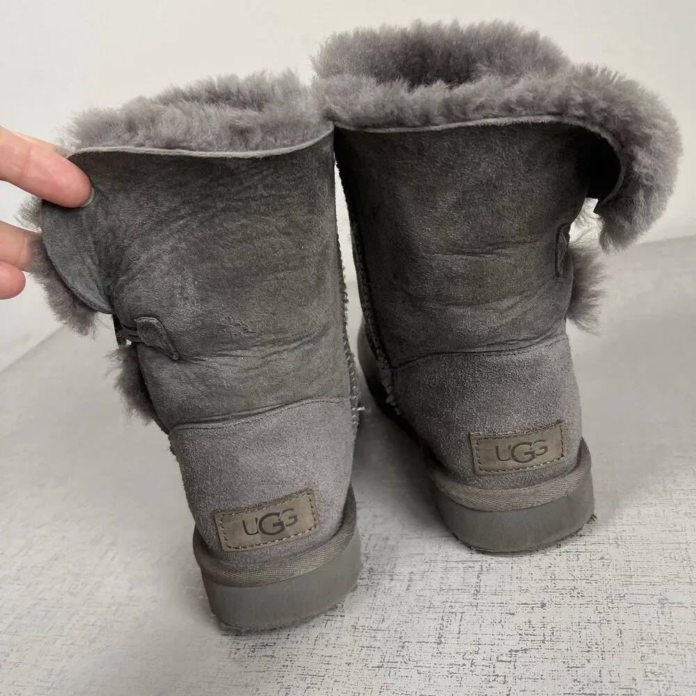 UGG bailey button
